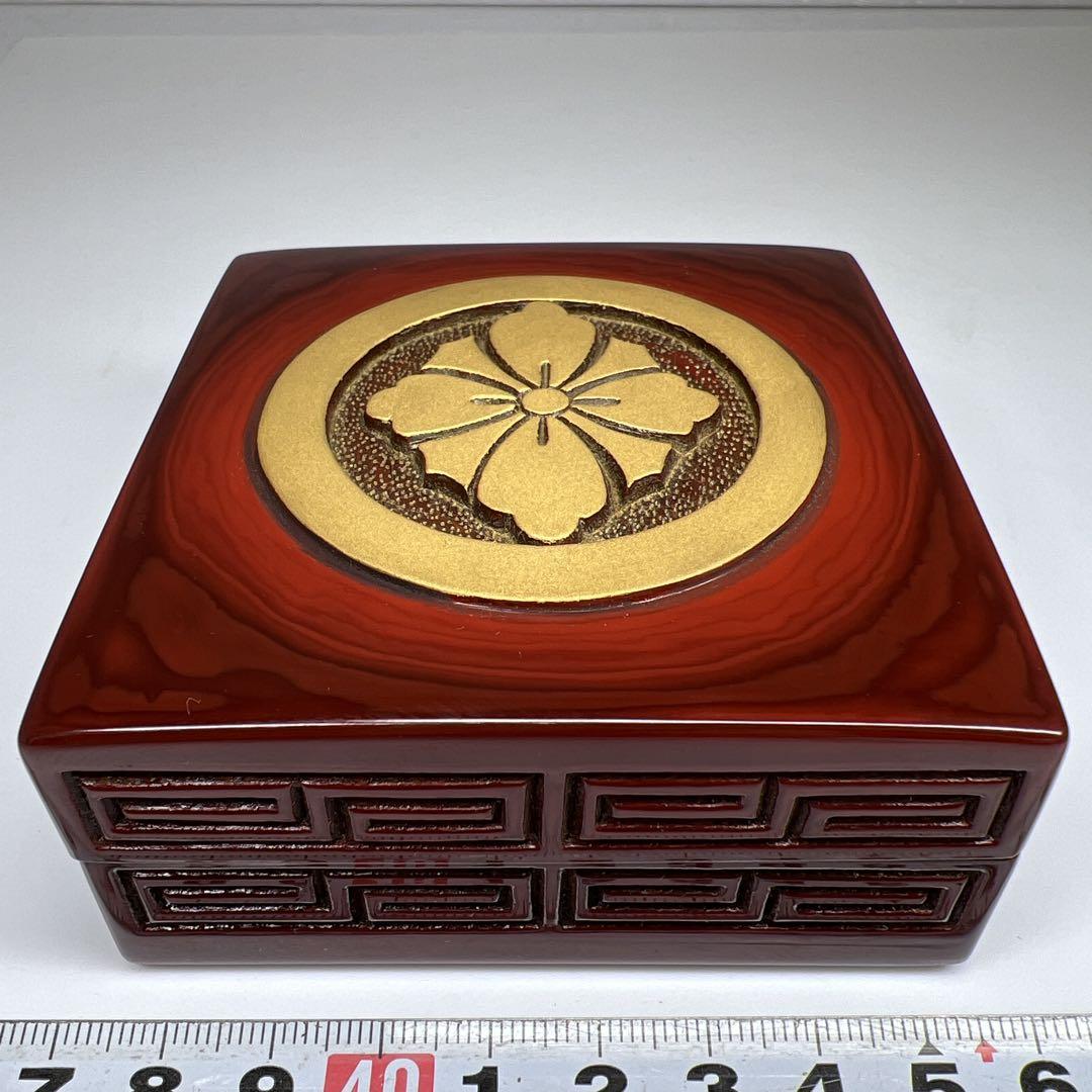 渡辺隆作　本堆朱　香合　共箱　幅8㎝　トヒチ　東な7-0610③