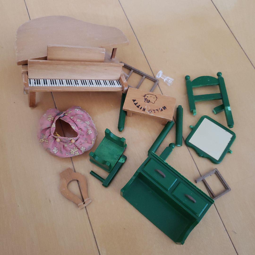 シルバニアファミリー 赤い屋根の家　家具　人形一式