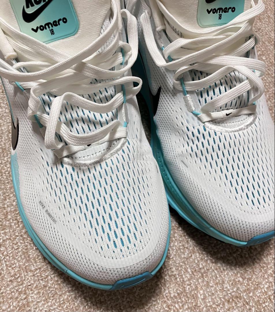 Nike Vomero18 ロードランニングシューズ ホワイト/アクア