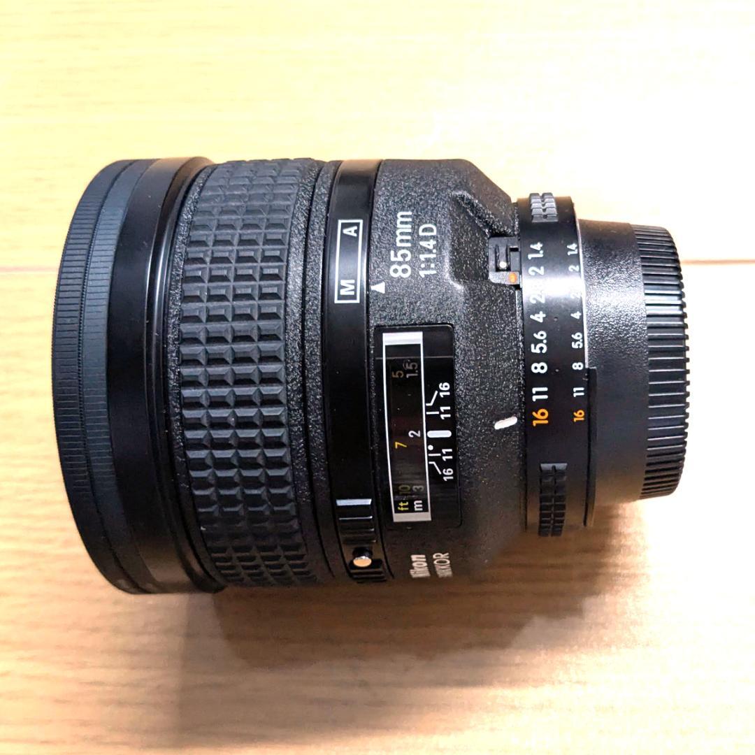 ✟ ニコン Nikon AF 85mm f|1.4D IF 箱入り