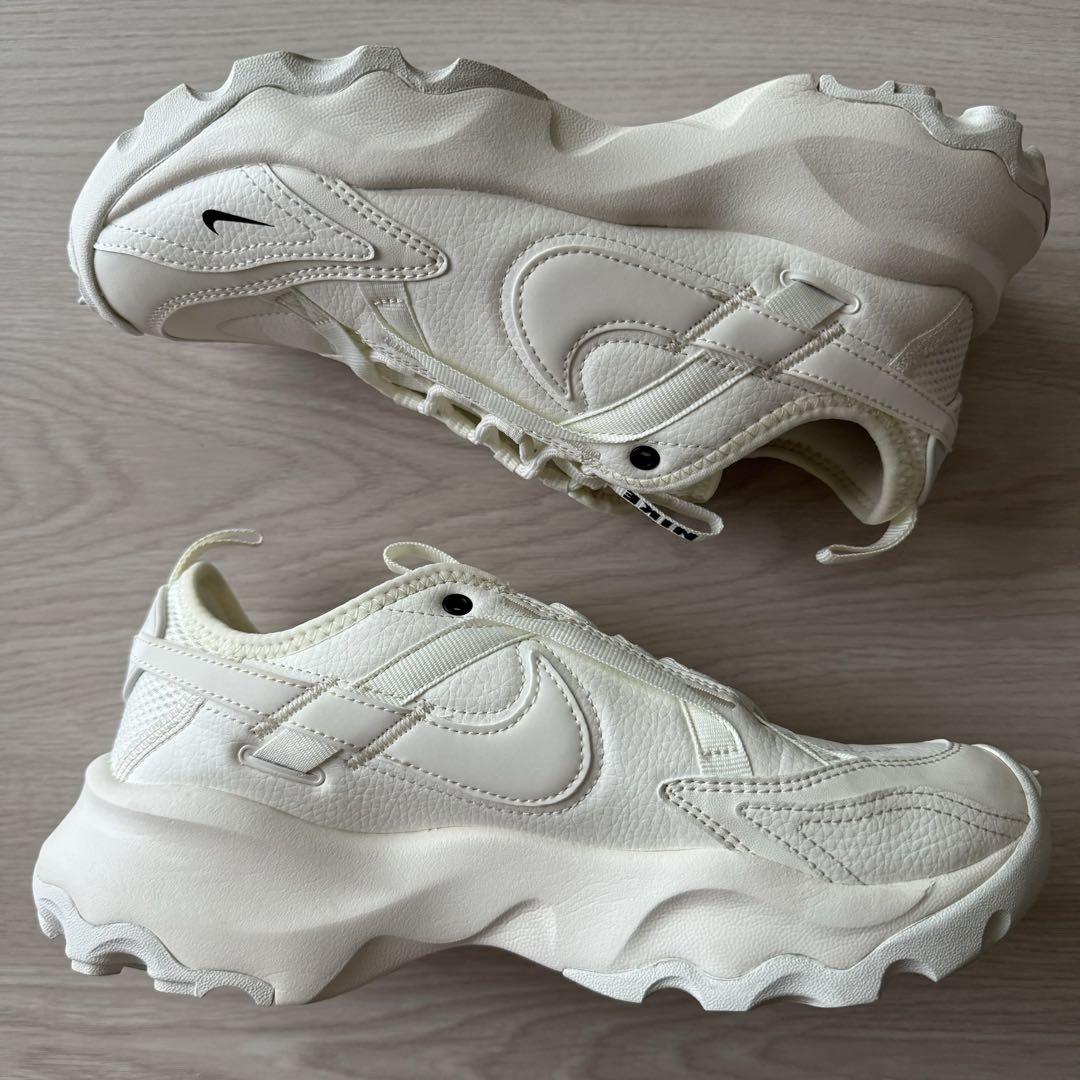 靴 NIKE W TC7900 24.5cm