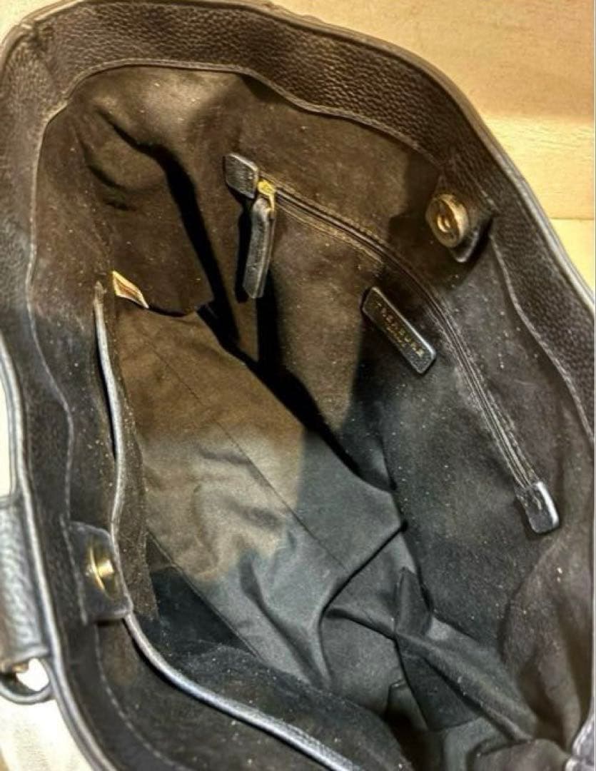 【美品】TOPKAPI ベルトデザイン スリム トートバッグ 黒 A4可 【美品】TOPKAPI ベルトデザイン スリム トートバッグ 黒 A4可