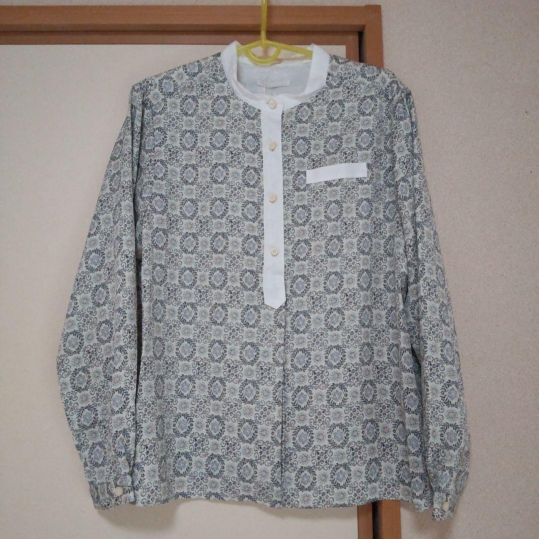 MIQ 花柄長袖トップス ホワイト×ブルー 新品未使用♡