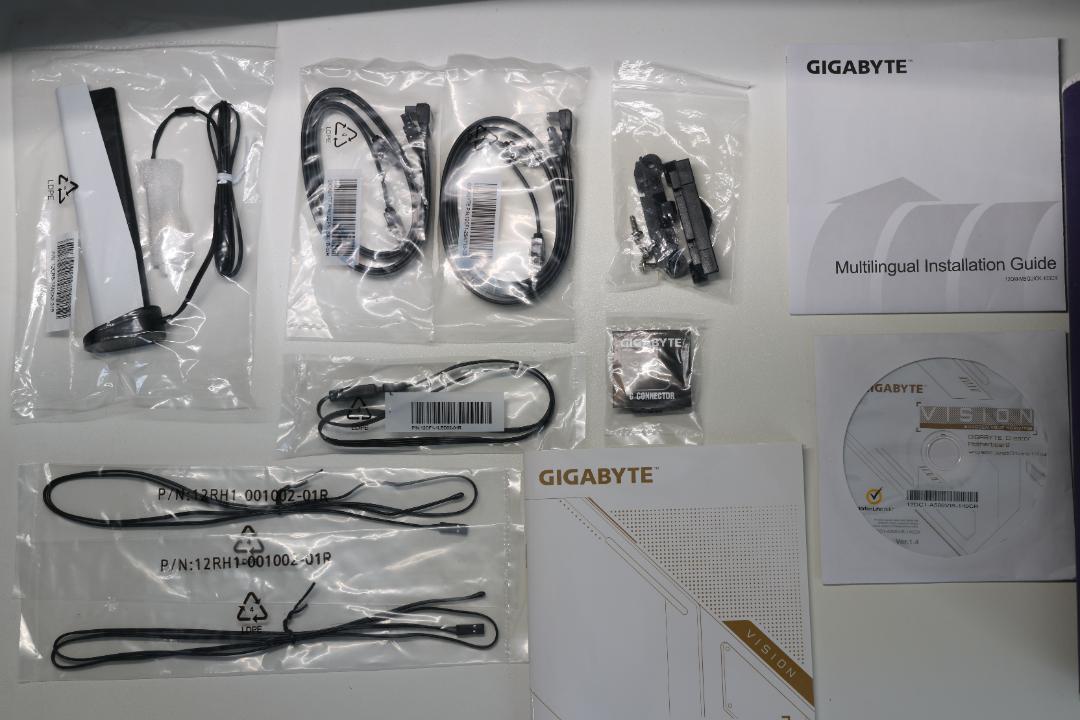 【美品】GIGABYTE B550 VISION D-P
