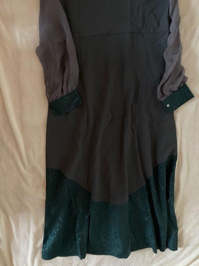 イソザイキリカエシアーワンピース グリーン HARE