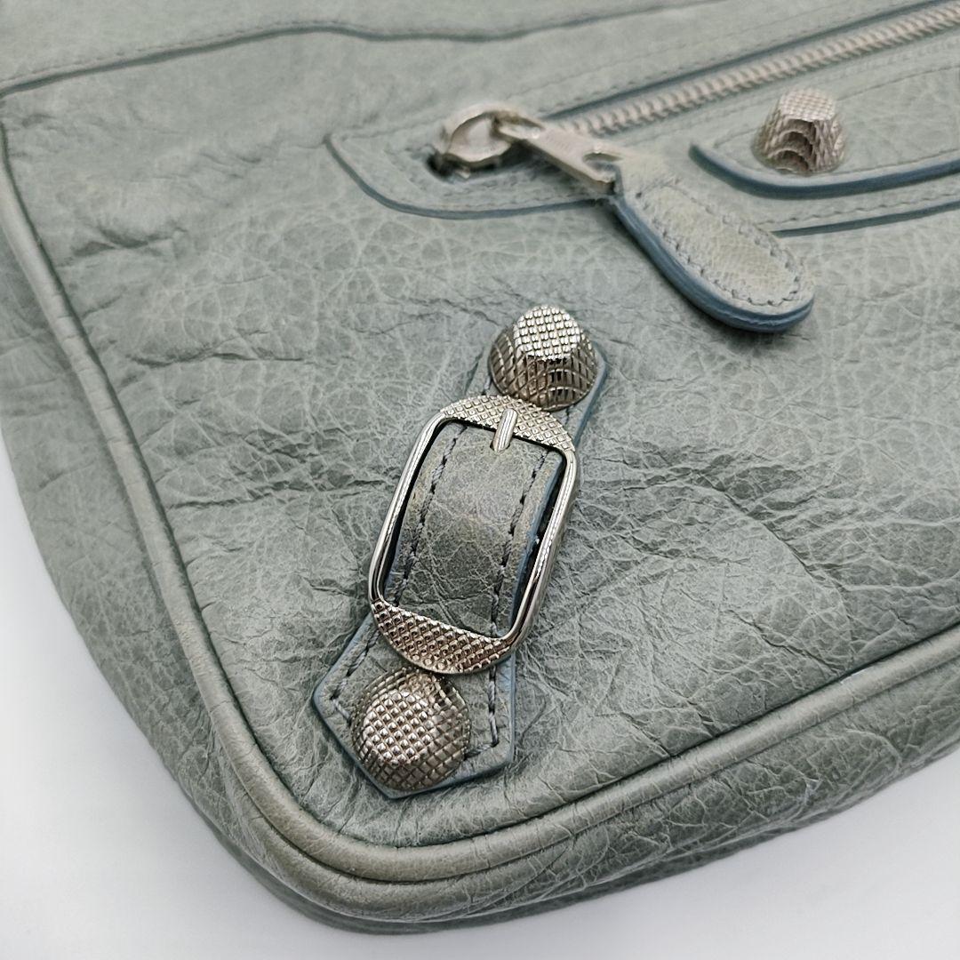 BALENCIAGA ショルダーバッグ ジャイアントヒップ グレーカーキ BALENCIAGA ショルダーバッグ ジャイアントヒップ グレーカーキ