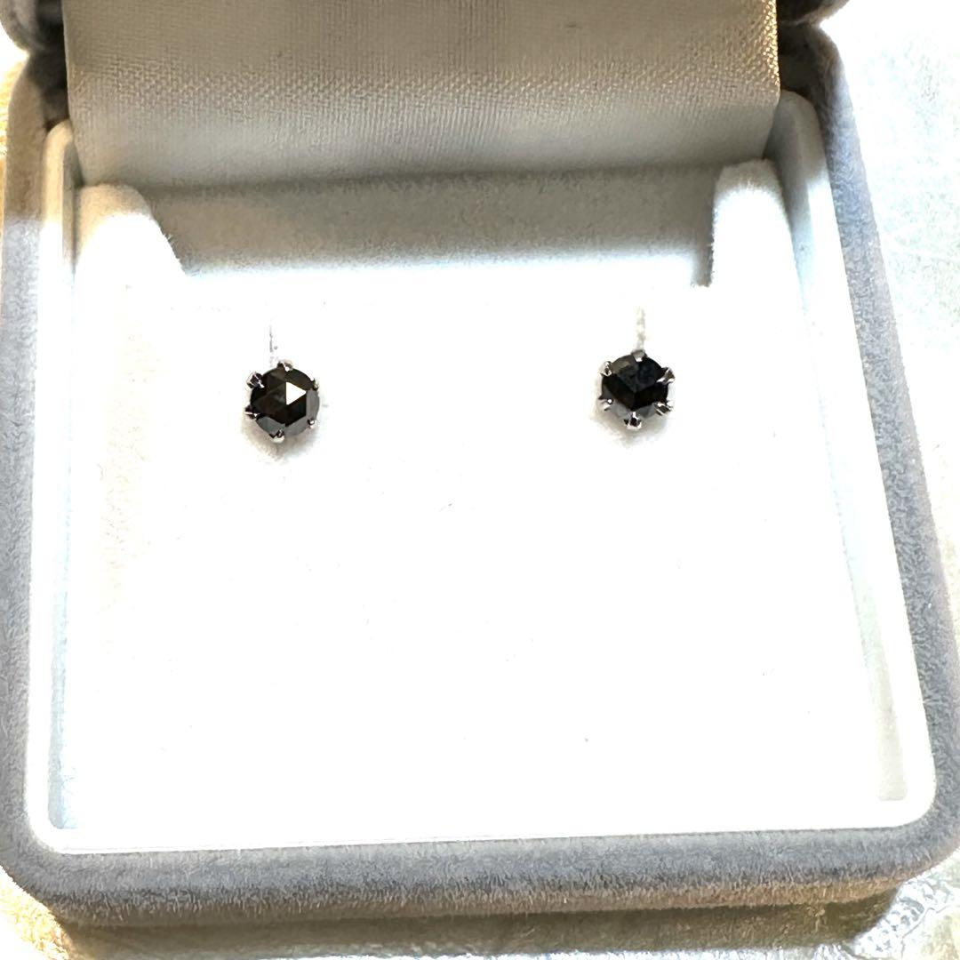 新品　Pt900 上質ブラックダイヤピアス