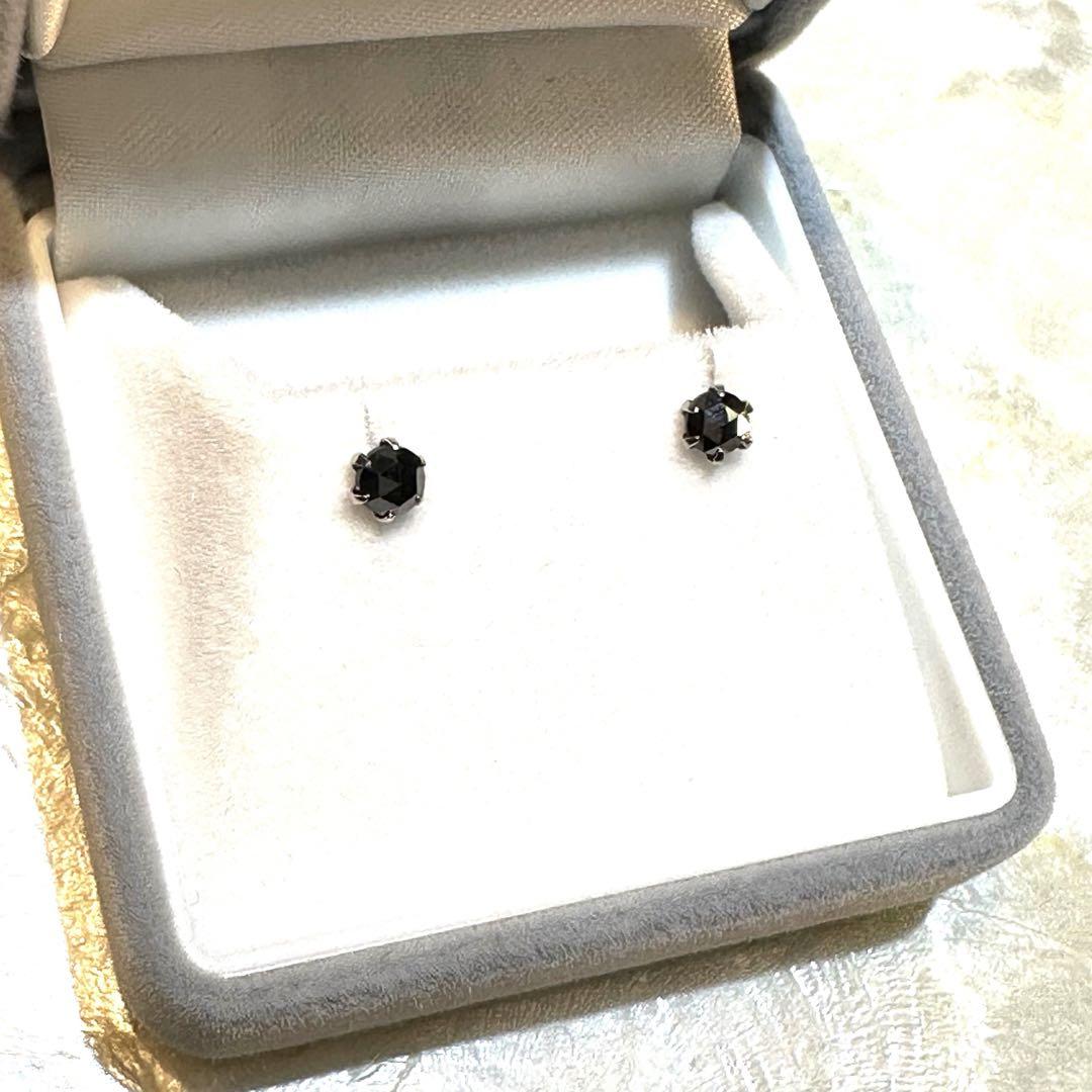 新品　Pt900 上質ブラックダイヤピアス