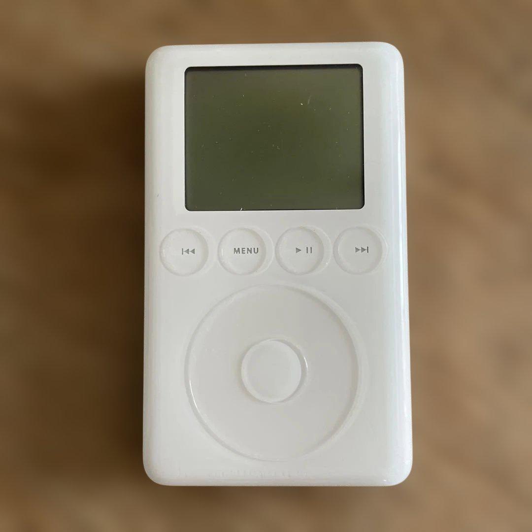 ジャンク　ipod 第三世代　A1040 本体　箱　純正ケース　イヤホン Apple iPod A1040 15GB（第3世代） 【ジャンク】 ケース有り