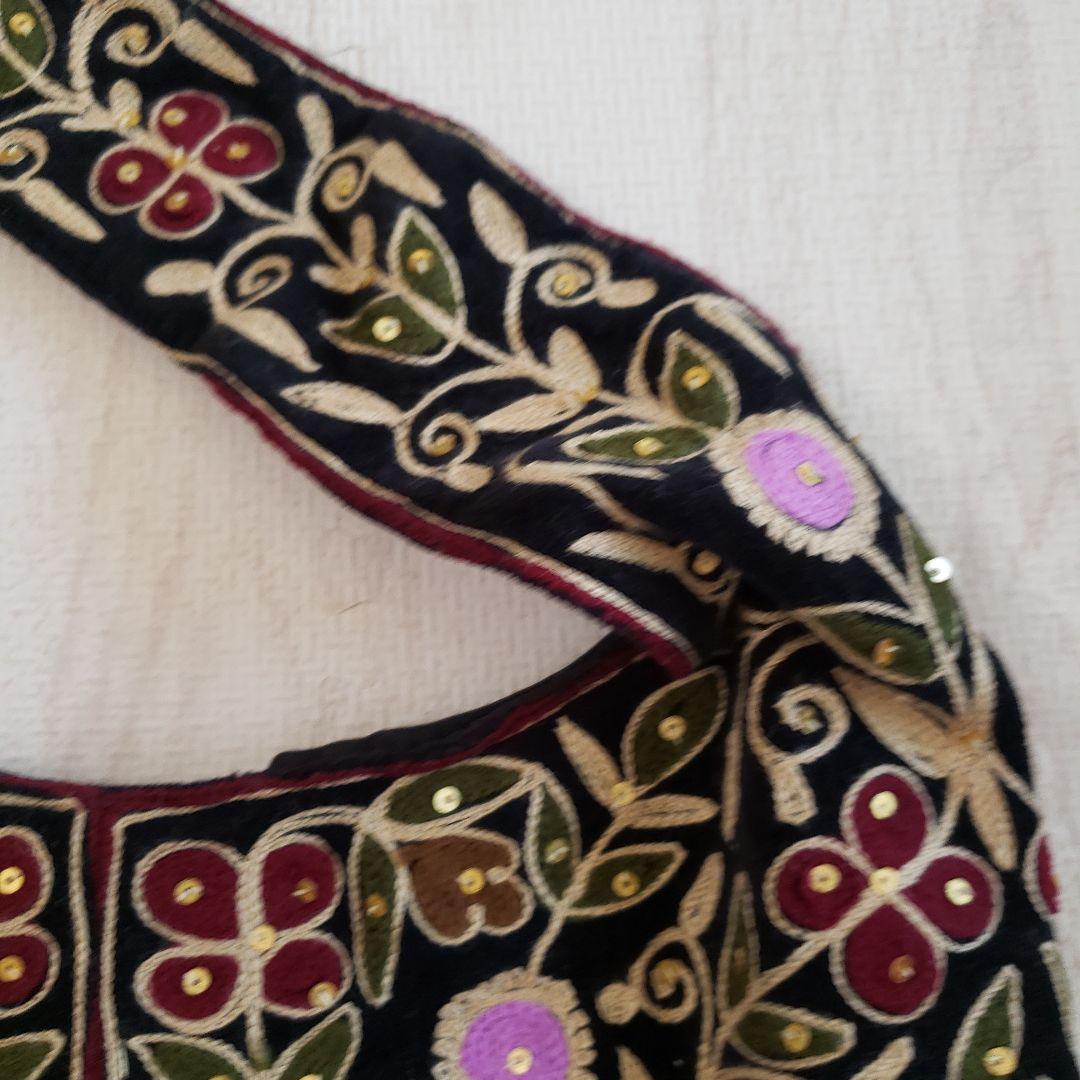 ☆美品・未使用☆ ショルダーバッグ インド 花柄 カシミール 刺繍