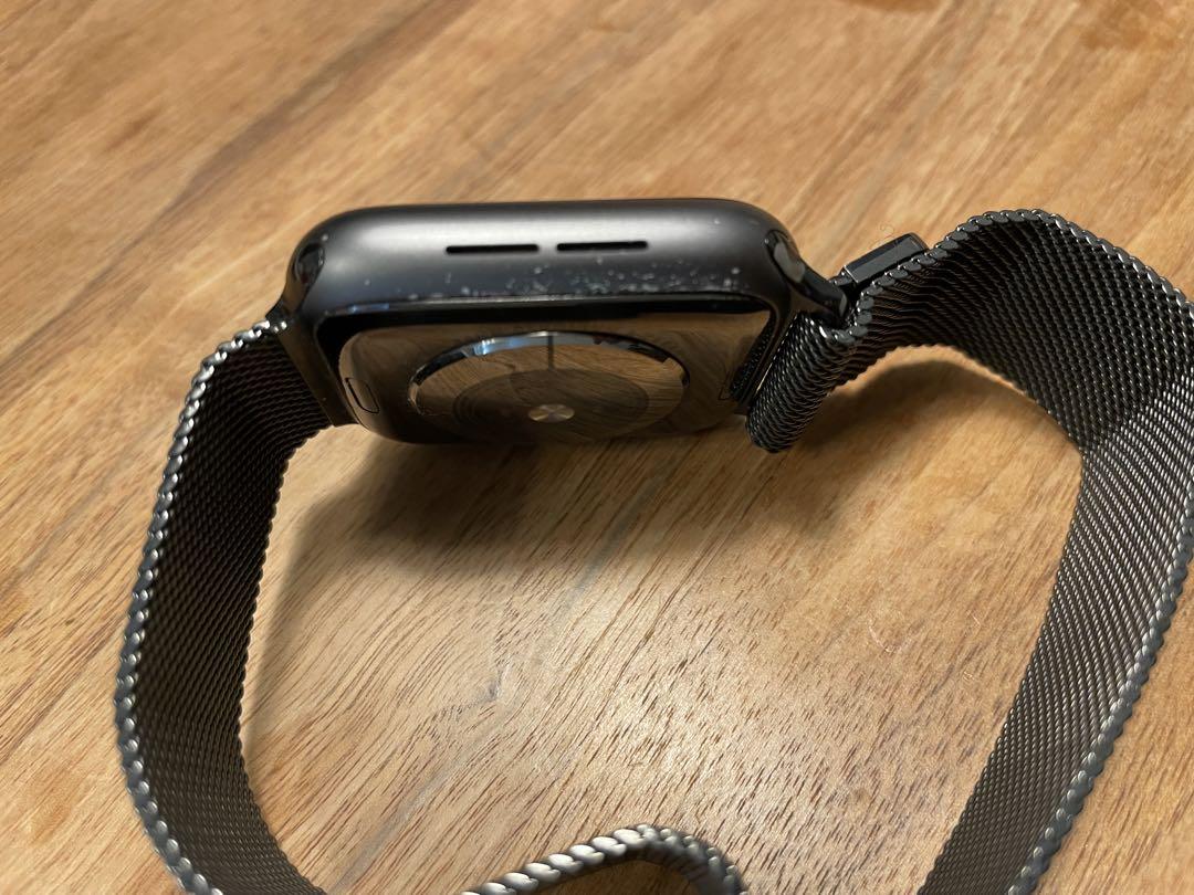 Apple Watch Series 5（44mm、GPS）