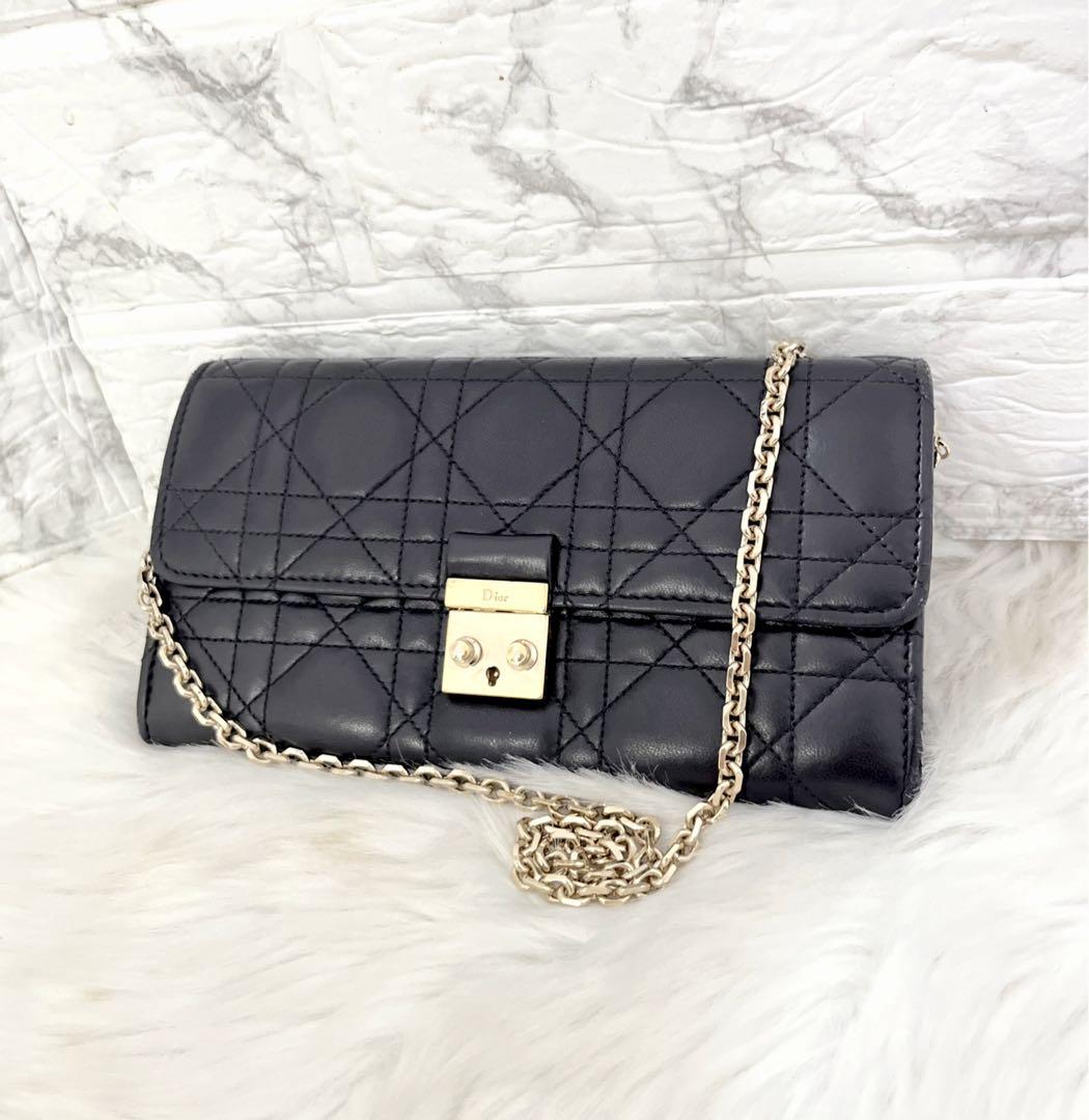 芸能人愛用のおすすめ最新情報 良品】Dior クリスチャンディオール チェーンウォレット ニュー 小物