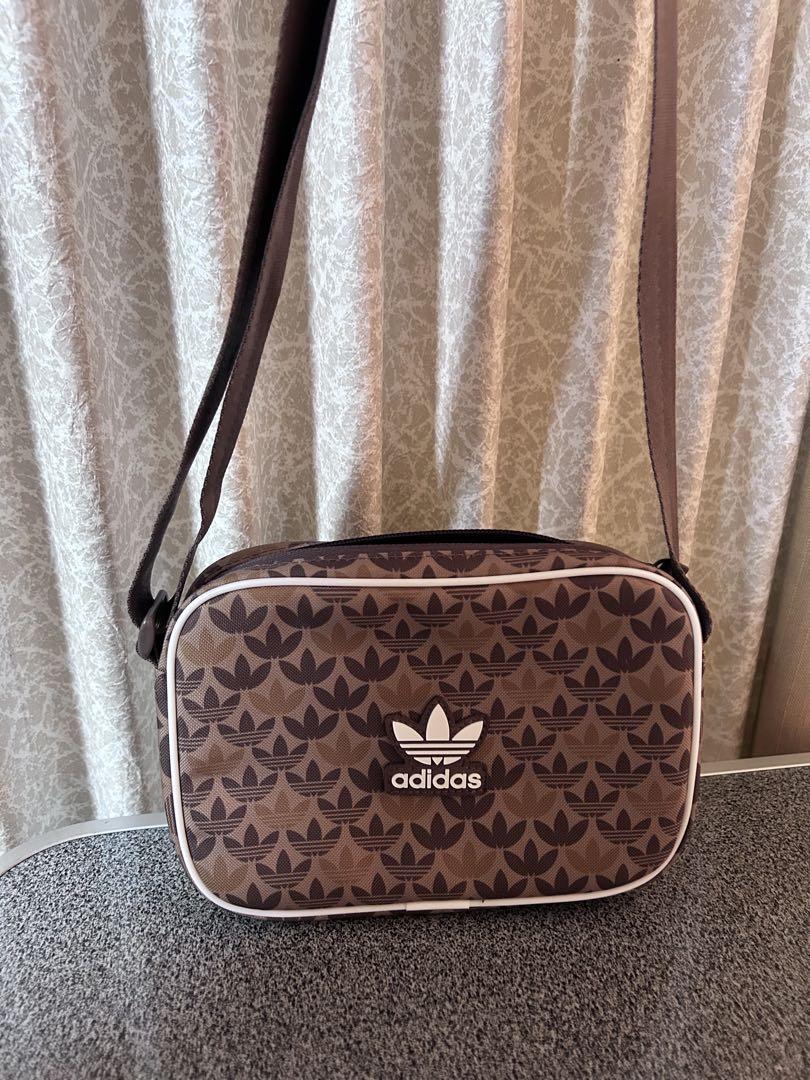 adidas アディダス モノグラム ミニエアライナーバッグ