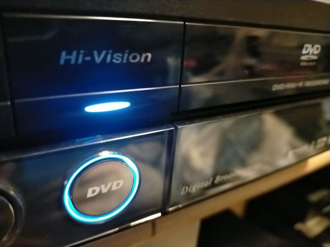 VHS/HDD/DVD 一体型ハイビジョンレコーダー シャープDV-ARV22 VHS/HDD/DVD 一体型ハイビジョンレコーダー シャープDV-ARV22