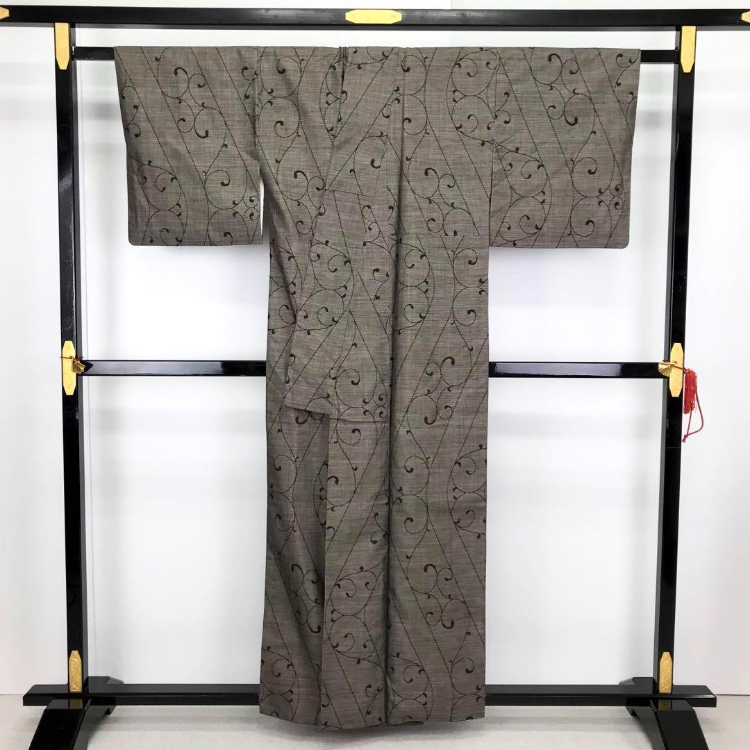 本場大島紬 茶泥染 カタス式 上品な唐草模様 KK-996