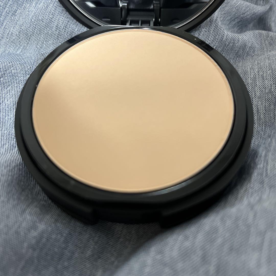 bareMinerals BAREPRO 24HR パウダーファンデーション