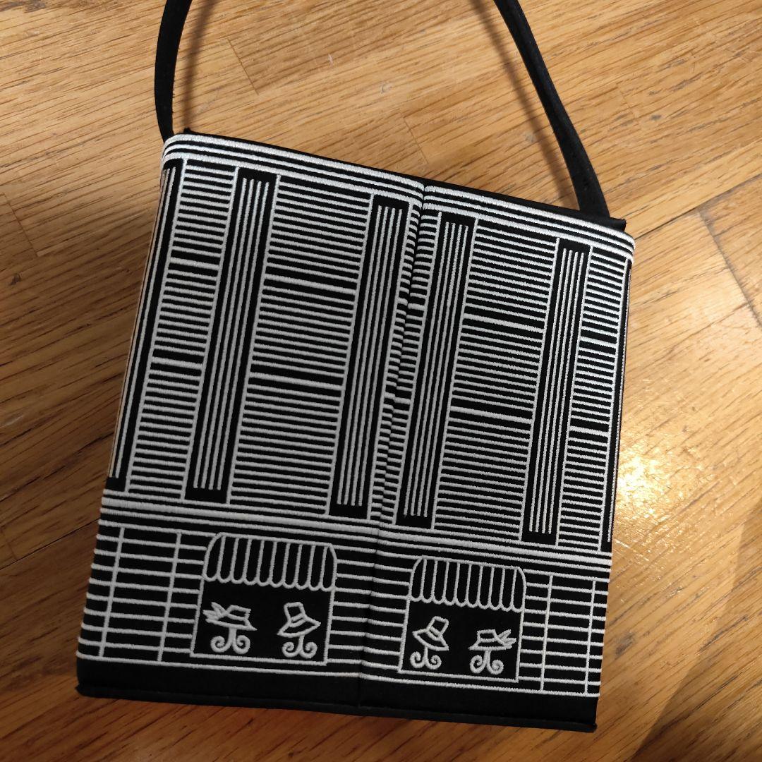 激レア LULU GUINNESS 刺繍 バッグ ルルギネス ハウス バッグ 激レア LULU GUINNESS 刺繍 バッグ ルルギネス ハウス バッグ