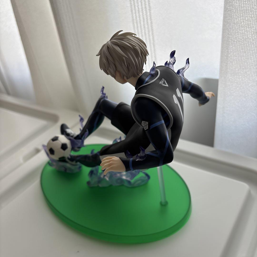 最安値 フリュー ブルーロック 凪 誠士郎 1/7スケールフィギュア