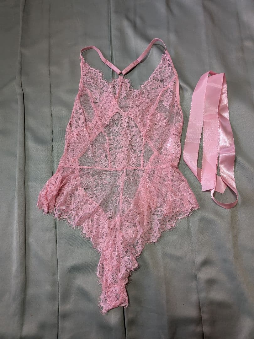 3513 ⭕️最高級品⭕️ ピンク レース ボディスーツ クロスストラップ