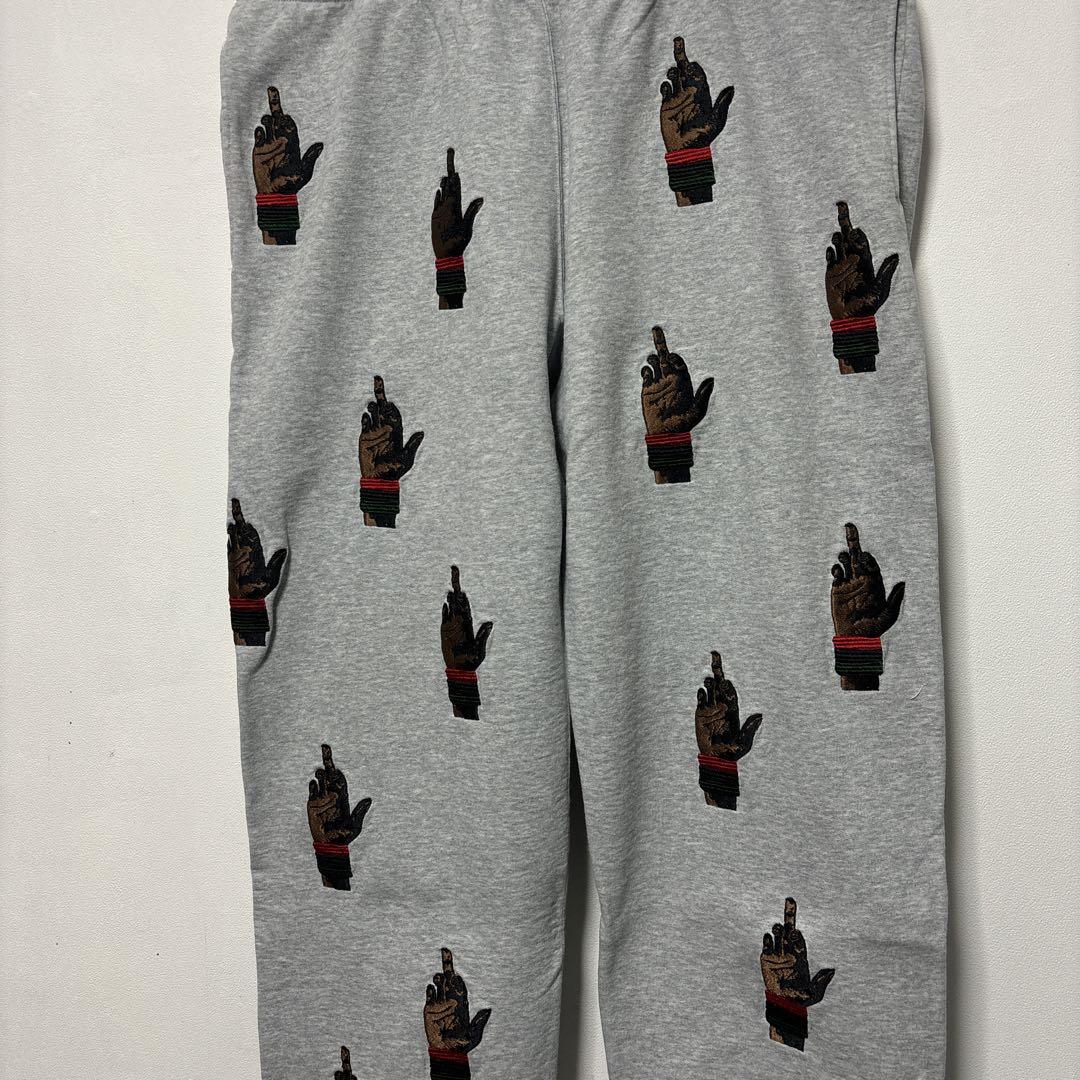SUPREME シュプリーム
