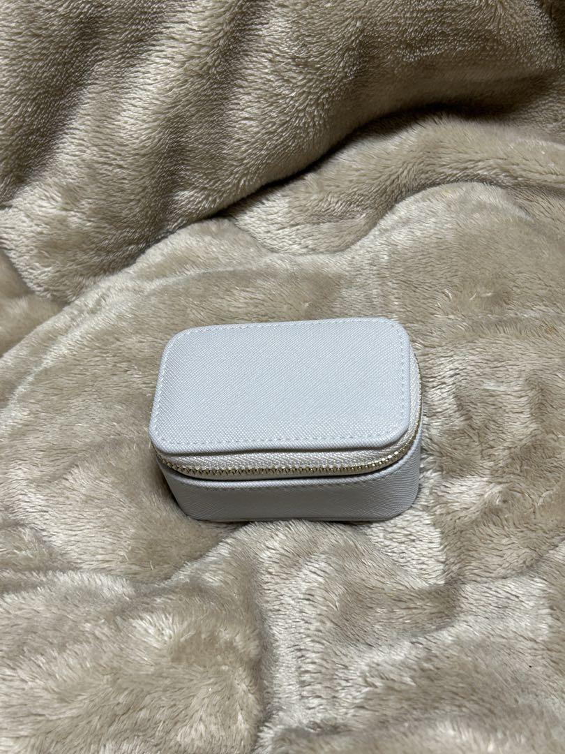 ete ビジューピアス　ジュエリーボックス