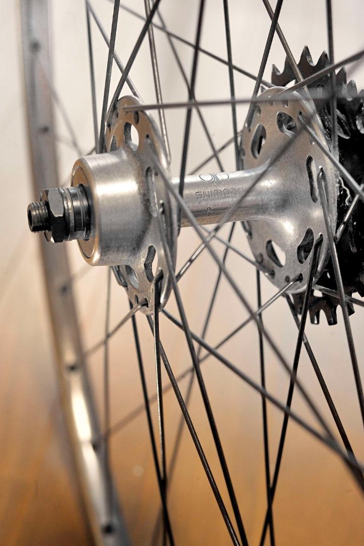 ★MAVIC　&　SHIMANO LARGE HAB REAR完組ホイール ♪