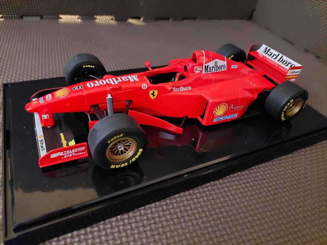 1/18フェラーリ F310B #6 E.アーバイン Marlboroロゴ