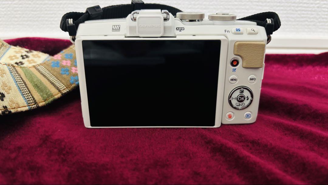 OLYMPUS PEN