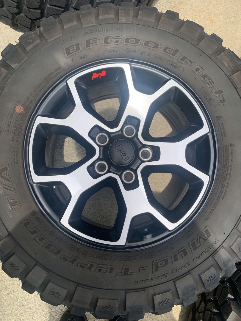 Jeep ラングラー　JL ルビコン　純正タイヤ＆ホイール　5本
