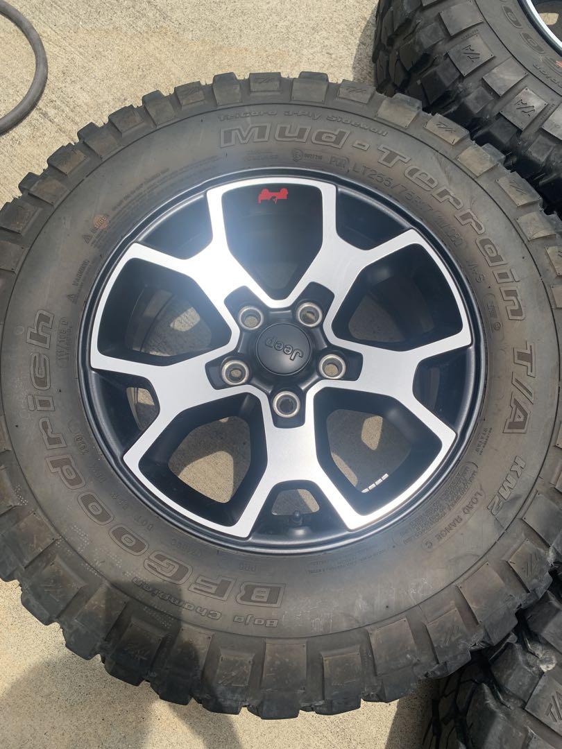 Jeep ラングラー　JL ルビコン　純正タイヤ＆ホイール　5本