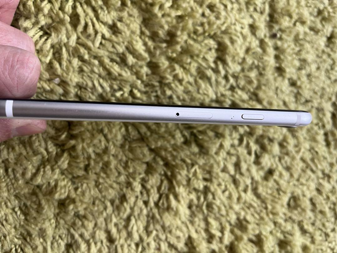 Apple iPhone SE (第2世代) ホワイト 本体　128GB