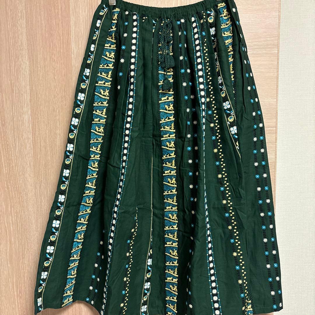 ︎ マーブルシュッド刺繍入りダークグリーンフ スカート SIZE marble sud