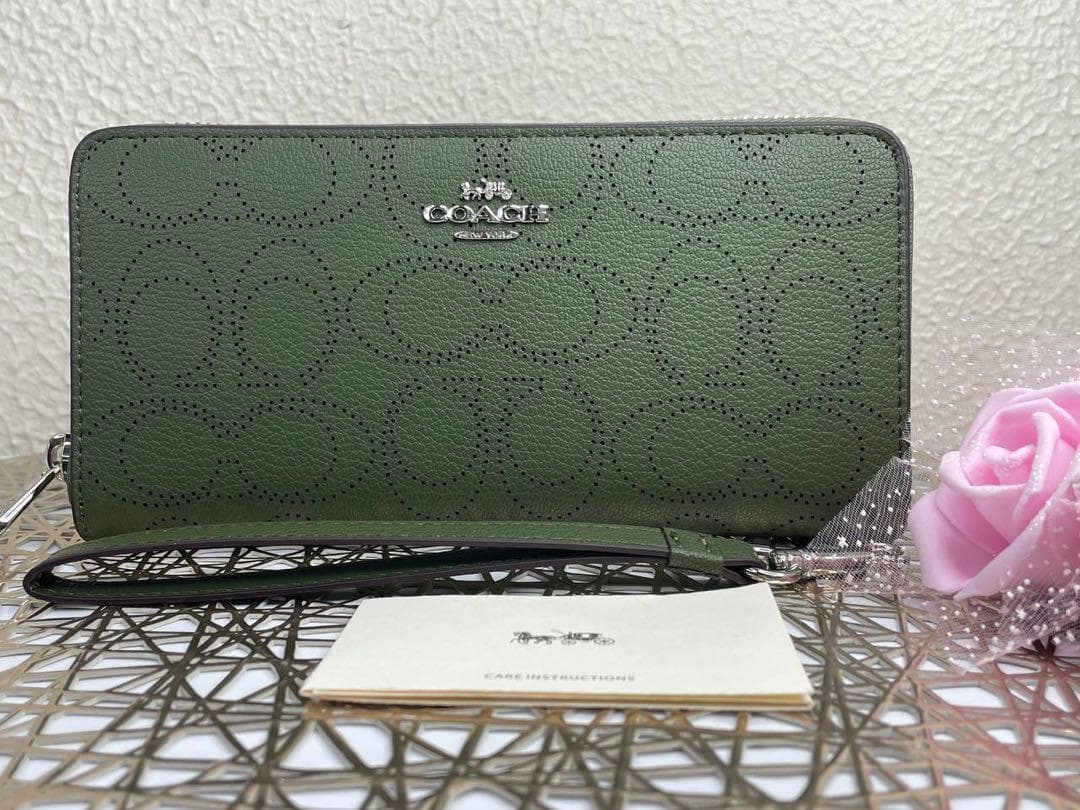新品 コーチ パフォレイテッド シグネチャー レザー長財布 カーラーグリーン