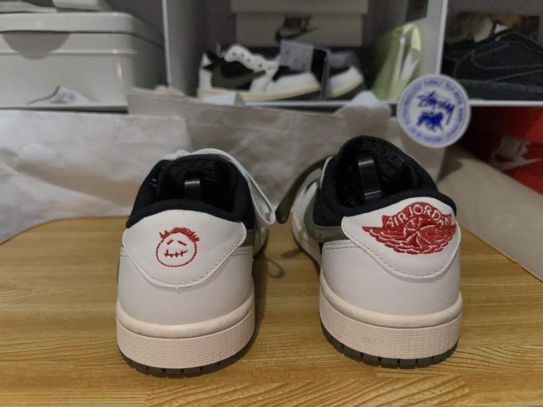 靴 Travis Scott Nike Air Jordan 1 Low Olive