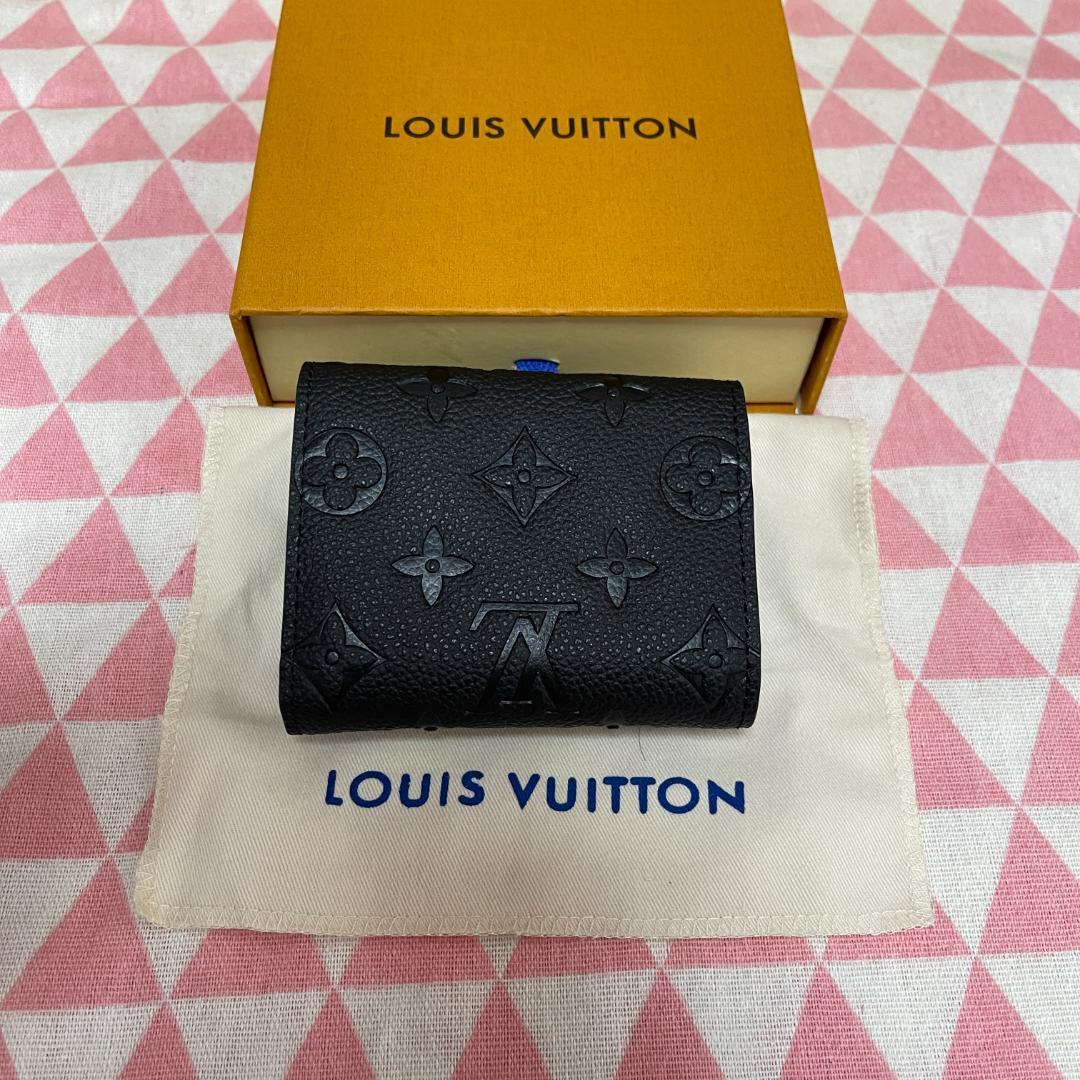 美品 ヴィクトリーヌ ノワール　財布