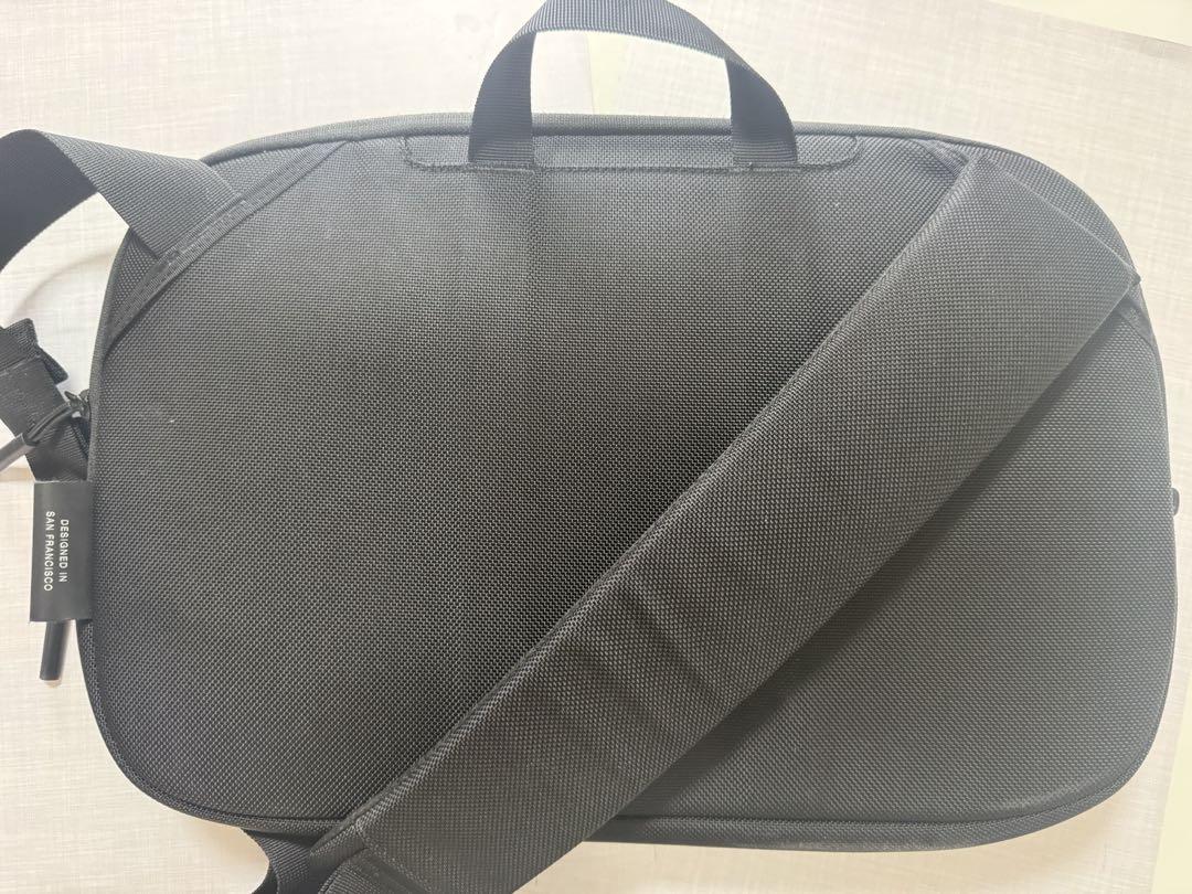 Aer Tech Sling 2 BLACK 容量8L ボディバッグ