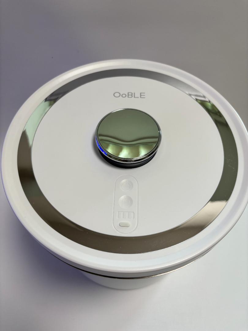 OoBLE 真空 食品保存容器 ホワイト ステンレス USED （2）