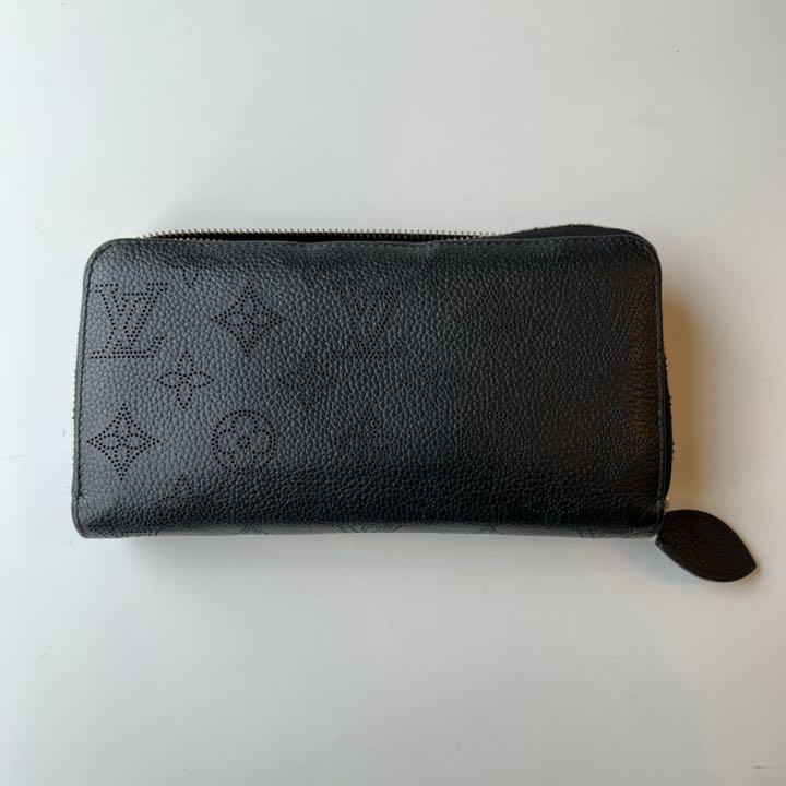 ルイヴィトン 長財布 マヒナ ジッピーウォレット ノワール 黒