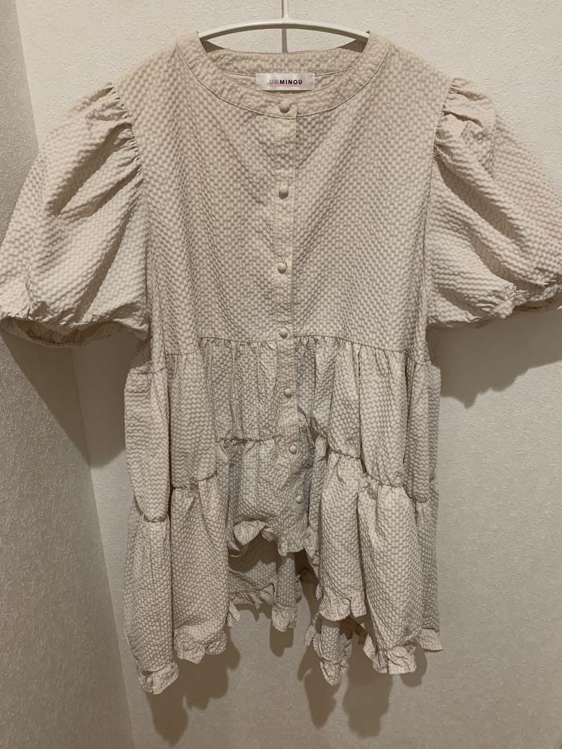 【即日発送】UNMINOU リップルフリルブラウス unminou リップルフリルブラウス(BEIGE) - メルカリ