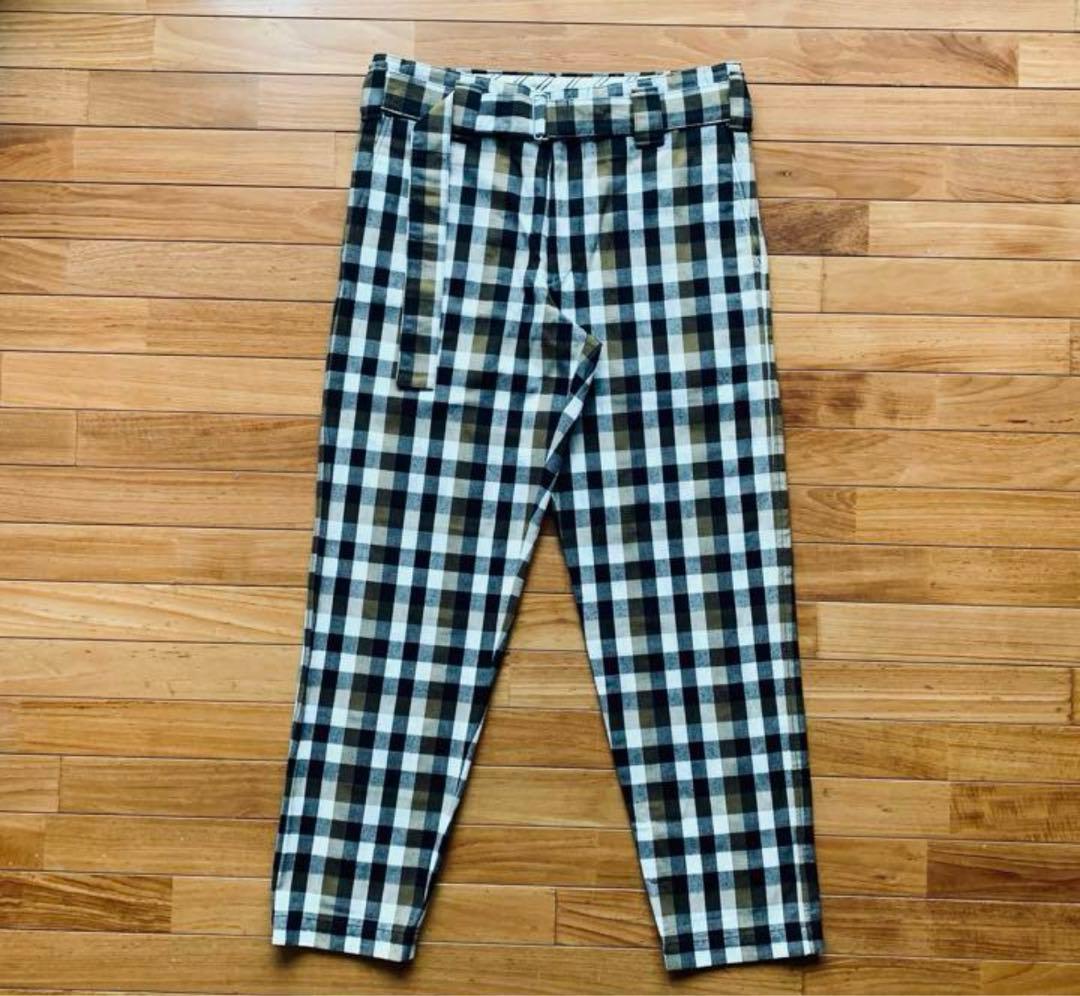 UJOH ベルテッドナイロンチェックトラウザー ウジョー ブラウンベージュ