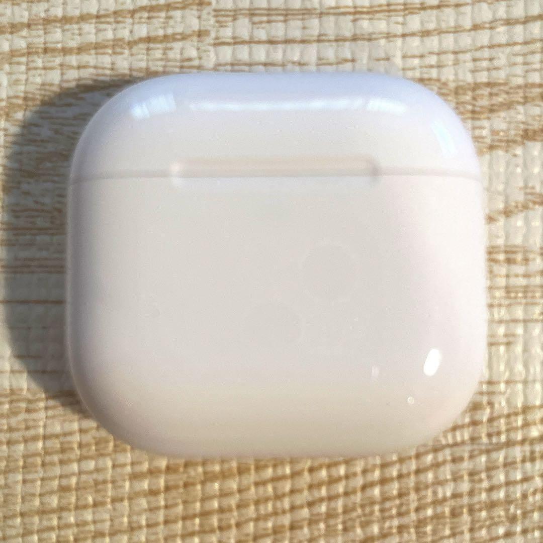 AirPods 第4世代　充電ケース　Apple純正　正規品 ケースのみ】AirPods 第4世代 充電ケース（Apple純正） - メルカリ