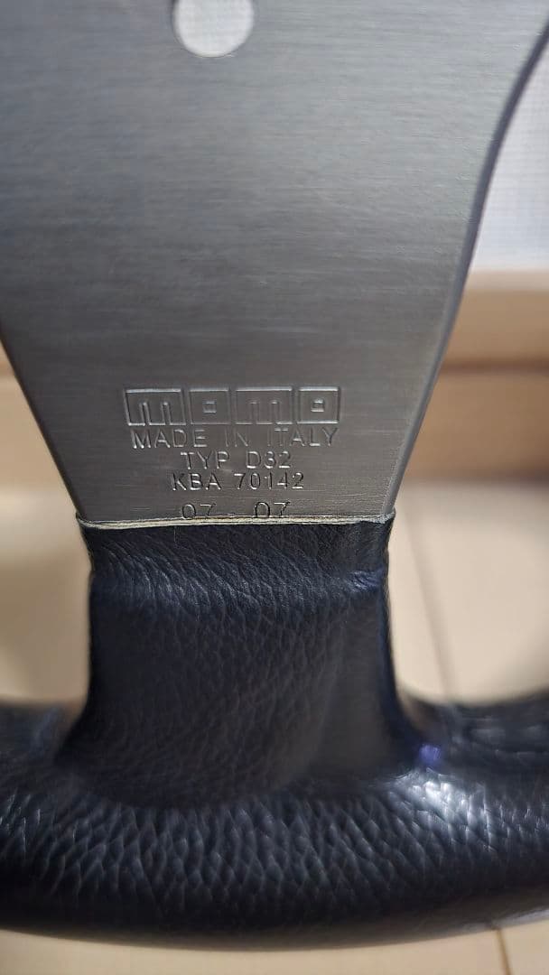 MOMO Race ステアリング 32Φ MOMO Race ステアリング 32Φ