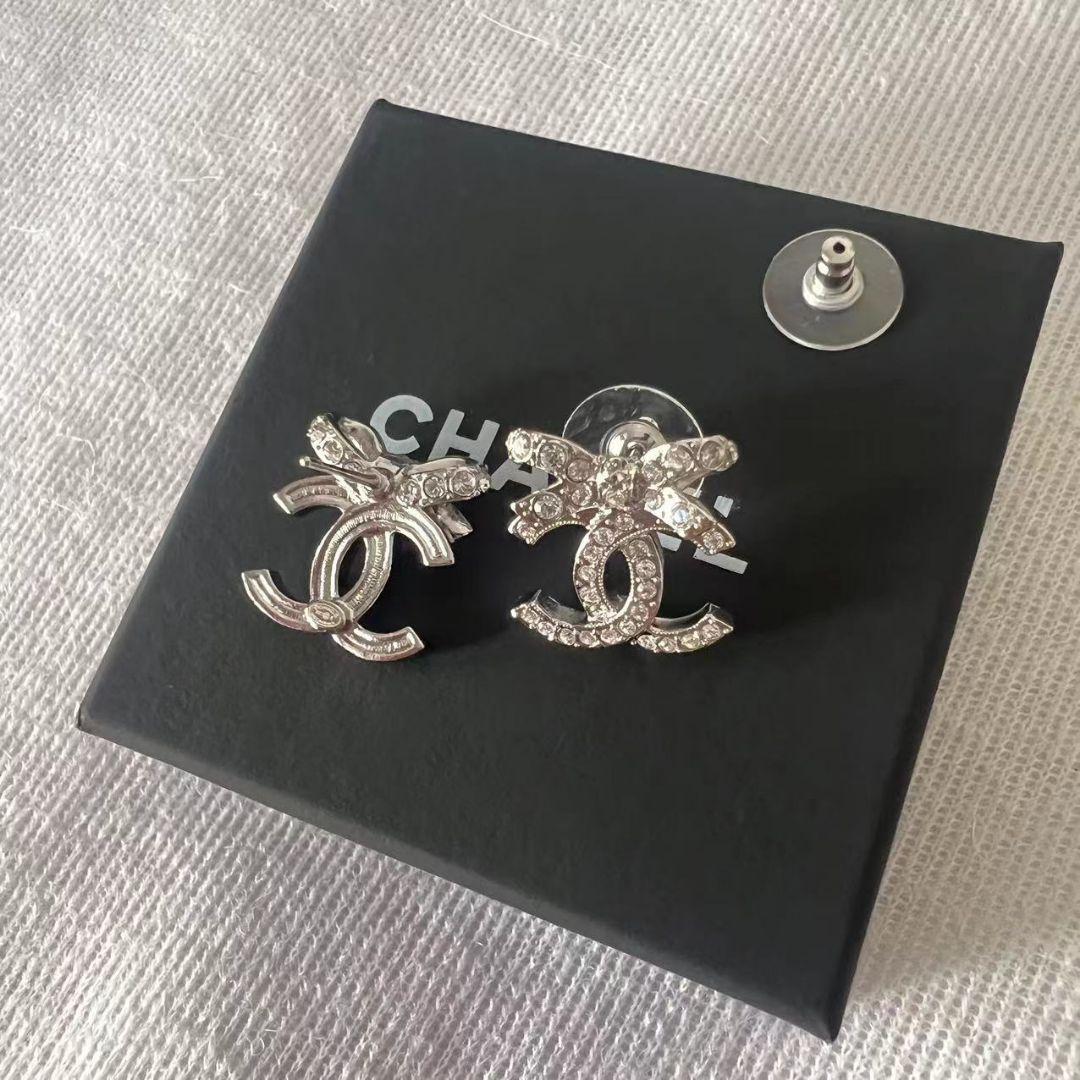 CHANEL シャネル ピアス リボン シルバー - レディース