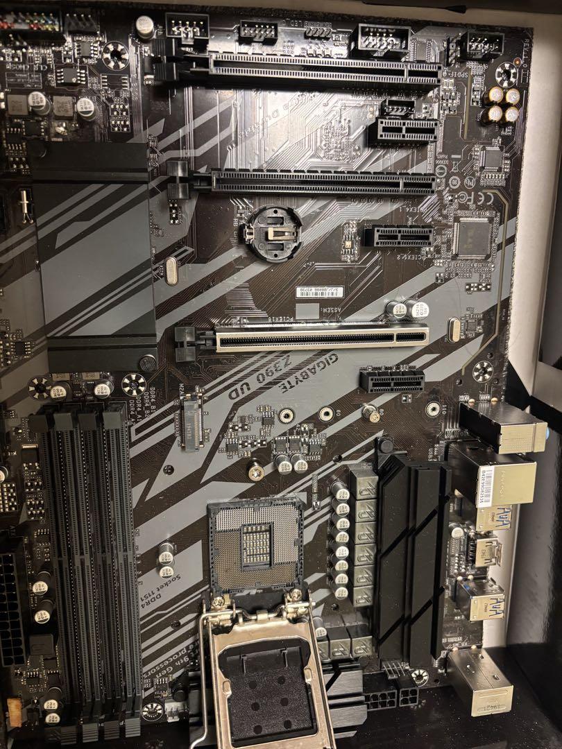 GIGABYTE Z390 UD マザーボード