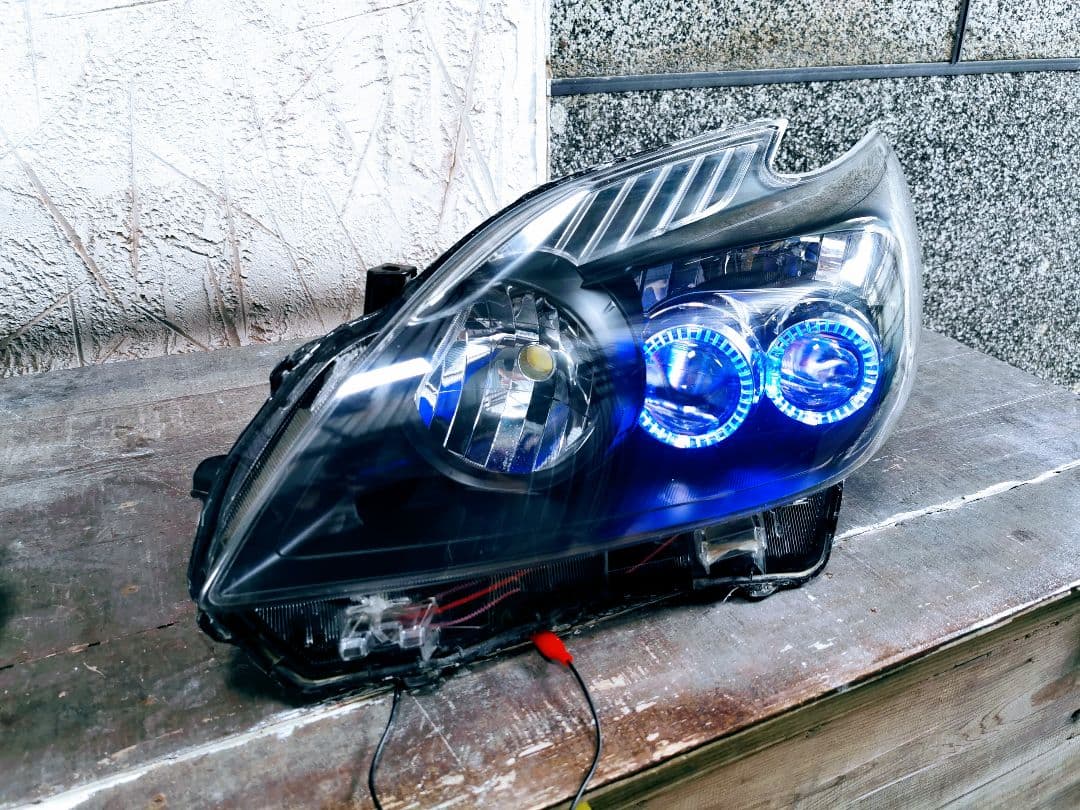 送料込 30プリウス LEDヘッドライト イカリング ZVW30 黄ばみ無し