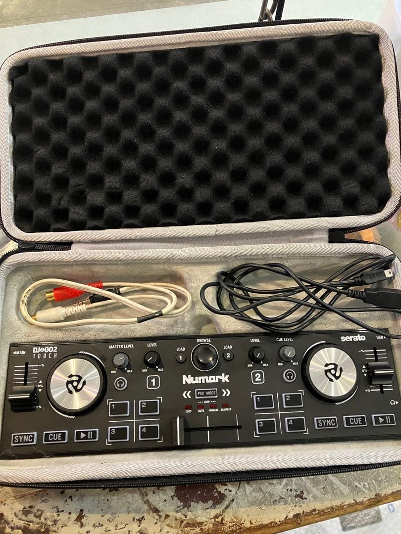 とっておきし新春福袋 Numark Dj2go2 Touch 専用ケース ケーブルおまけ