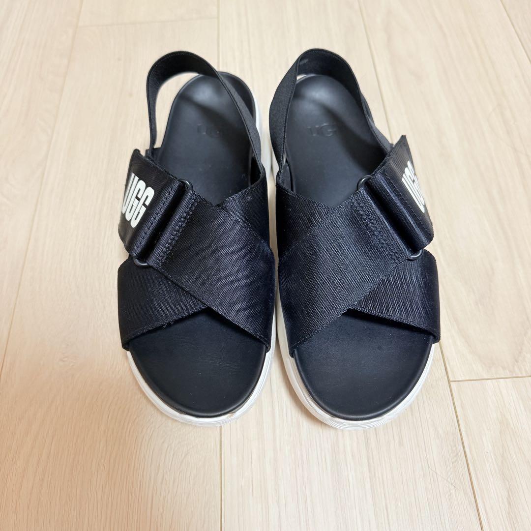 極美品】UGG La Breezeブラック 厚底サンダル 23センチ - メルカリ