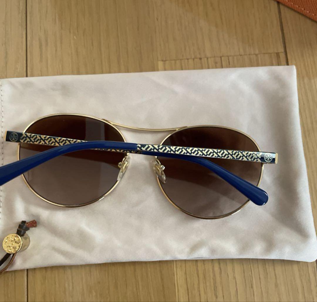 トリーバーチ　稀少　ゴールドフレーム アビエーターサングラス TORY BURCH サングラス ゴールドフレーム - メルカリ