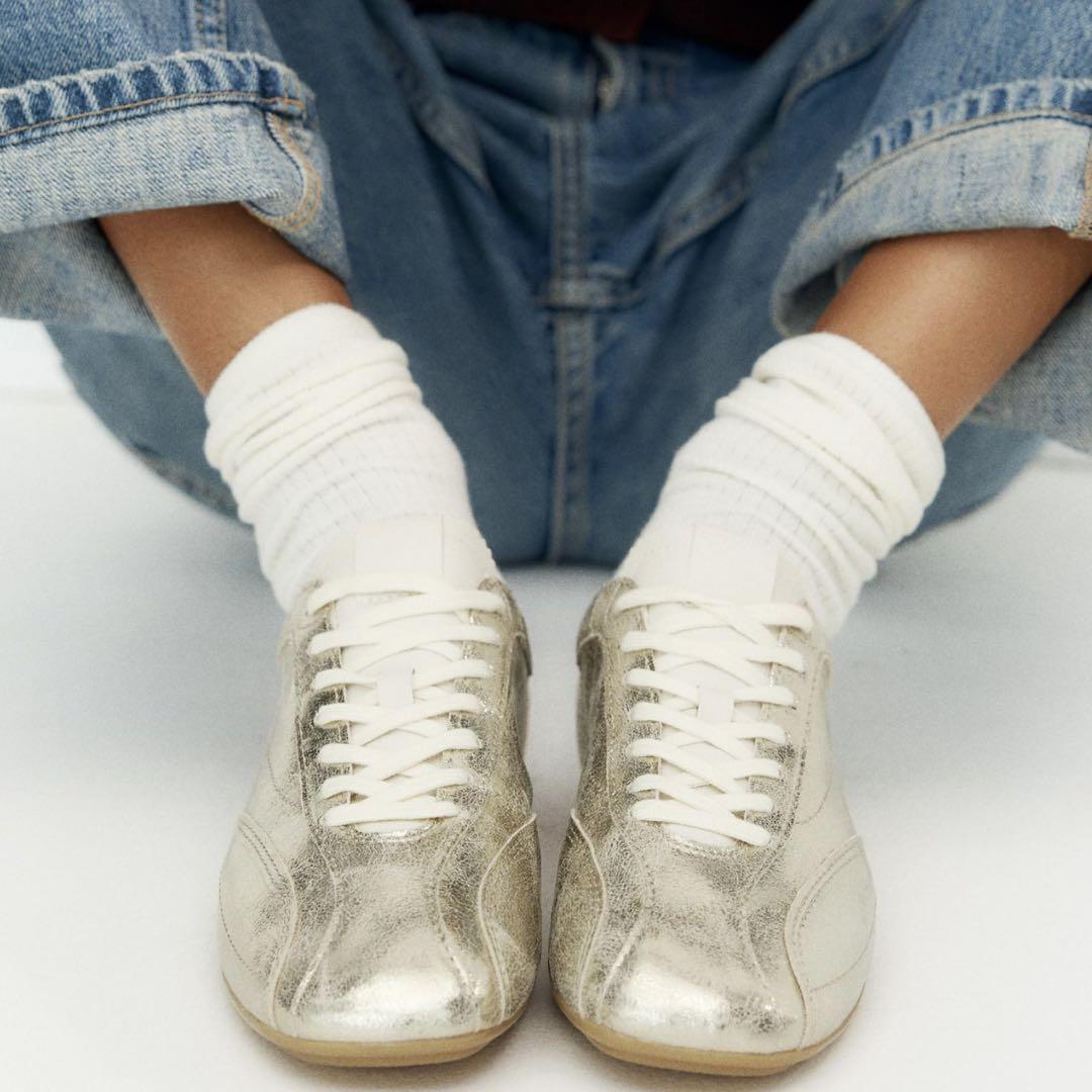 ZARA メタリックエフェクトスニーカー　ゴールド　38 24.5 スニーカー