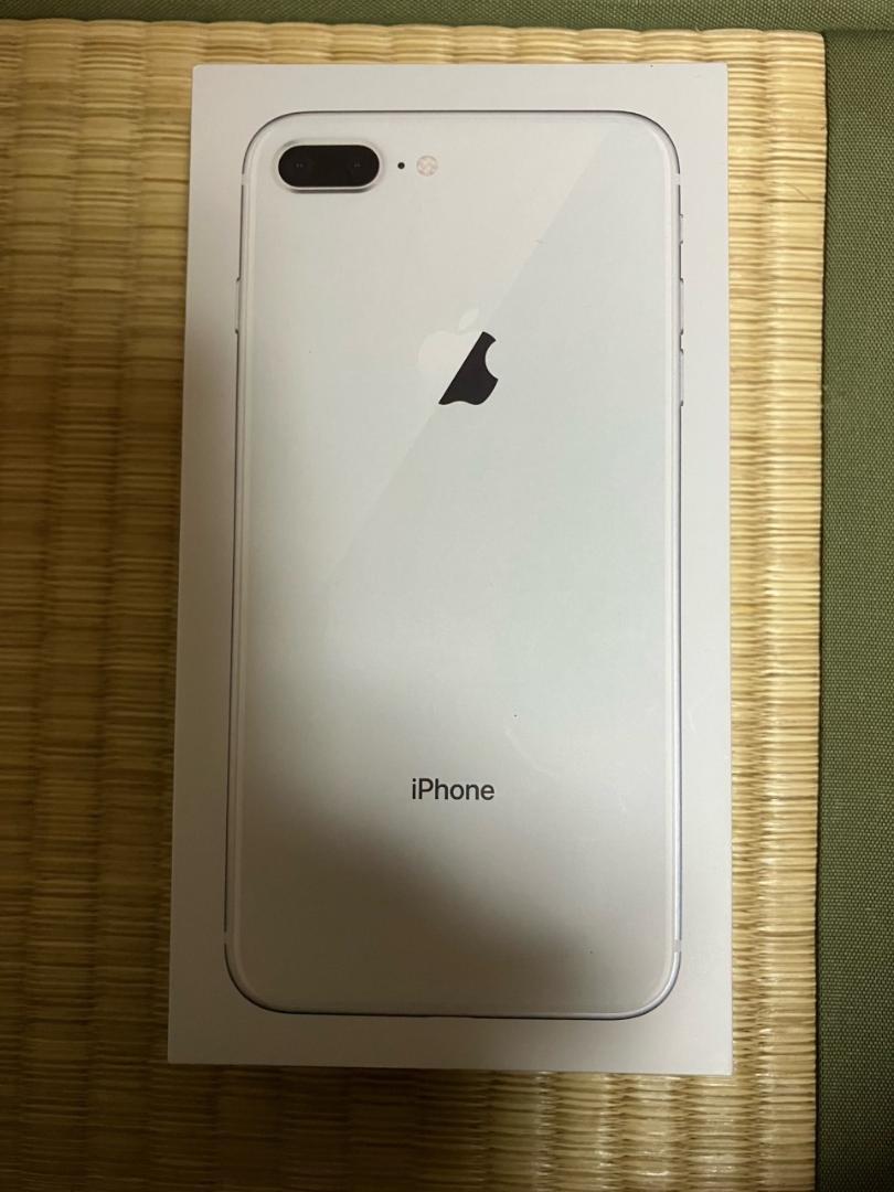 本格派ま! iPhone 8プラス ケーブル付き 箱付き 画面割れ 256GB